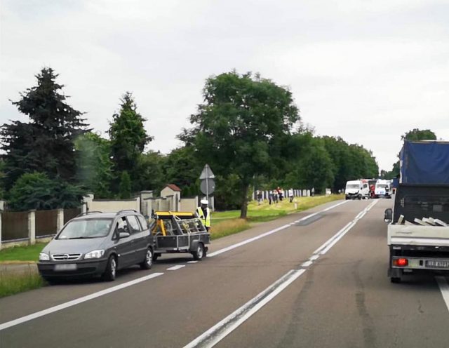 Zderzenie dwóch aut na trasie Lublin – Zamość. Są utrudnienia w ruchu (zdjęcia)