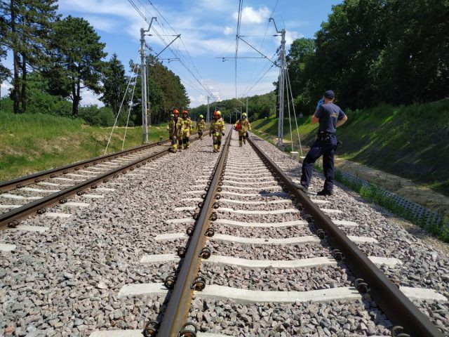 Tragiczny wypadek na torach w Lublinie. Nie żyje mężczyzna potrącony przez pociąg (zdjęcia)