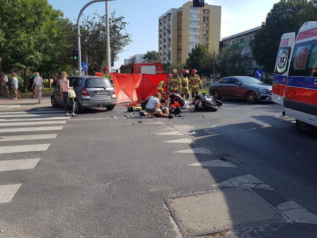 Zajechała drogę motocykliście, mężczyzna jest ciężko ranny. Groźny wypadek w Lublinie (zdjęcia)
