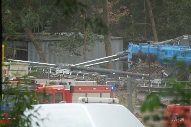 Na budowie Szpitala Klinicznego nr 1 w Lublinie przewróciła się palownica. Na miejscu pracują strażacy (zdjęcia)