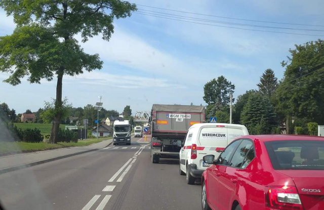 Zderzenie pojazdów na trasie Lublin – Kraśnik. Są utrudnienia w ruchu (zdjęcia)