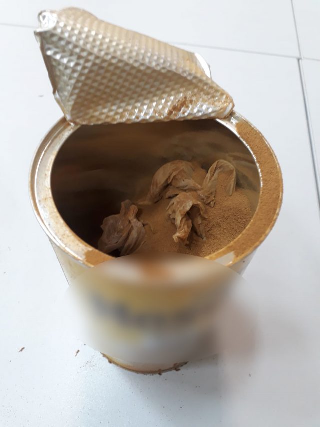 Pies straży granicznej wywęszył narkotyki ukryte w dezodorancie (zdjęcia)