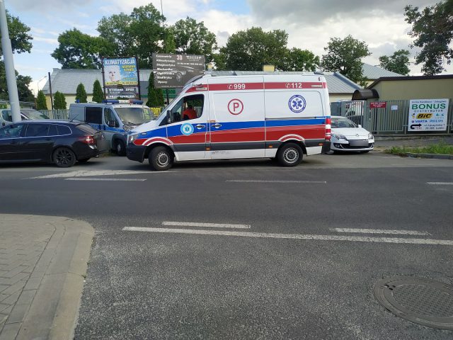 Mężczyzna, który zmarł na ul. Łęczyńskiej, już wcześniej atakował ludzi na ulicy. Prokuratura wszczęła śledztwo