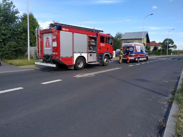 Kolejny wypadek z udziałem motocyklisty na terenie Lublina. Usiłował wyprzedzić skręcającą skodę (zdjęcia)