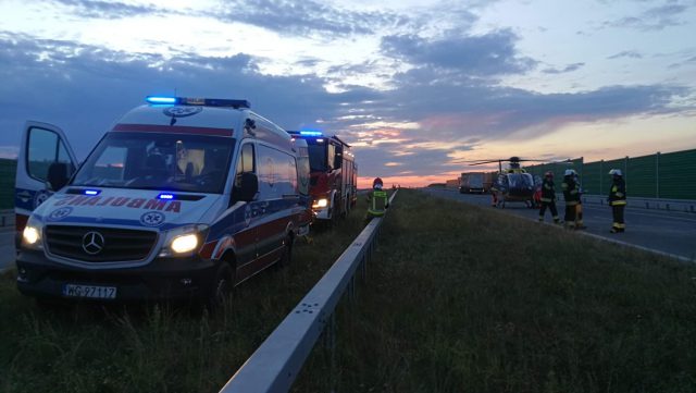 Po wypadku zablokowana trasa Lublin – Warszawa. Na miejscu śmigłowiec LPR (zdjęcia) AKTUALIZACJA