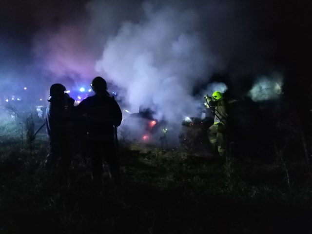 Nocny pożar sterty słomy koło Lublina. Niewykluczone podpalenie (zdjęcia, wideo)