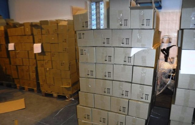 Papierosy o wartości 2,7 mln złotych ukryte w białoruskiej ciężarówce z ziemniaczanym purée (zdjęcia)