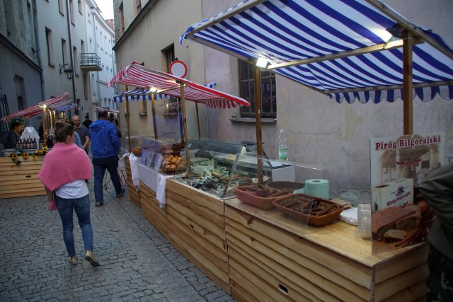 Zajrzyj na ulicę Szambelańską w Lublinie. Trwa tam kiermasz rękodzieła i nie tylko (zdjęcia)