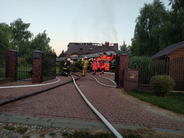 Poranny pożar domu koło Lublina (zdjęcia)