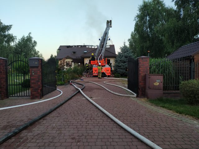 Poranny pożar domu koło Lublina (zdjęcia)