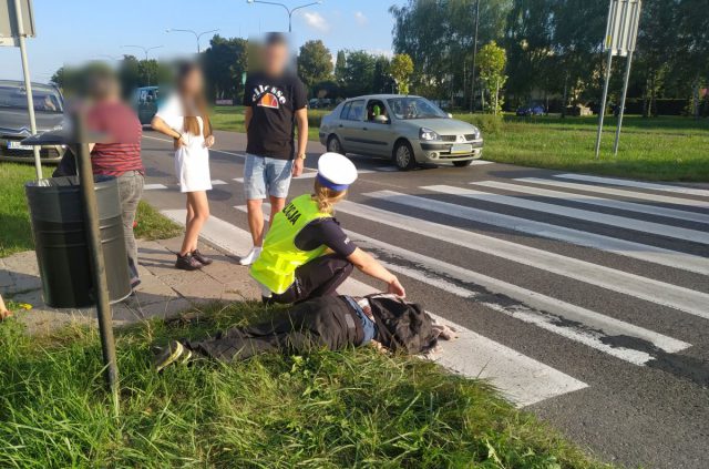 Groźny wypadek na przejściu dla pieszych. Potrącony mężczyzna trafił do szpitala (zdjęcia)