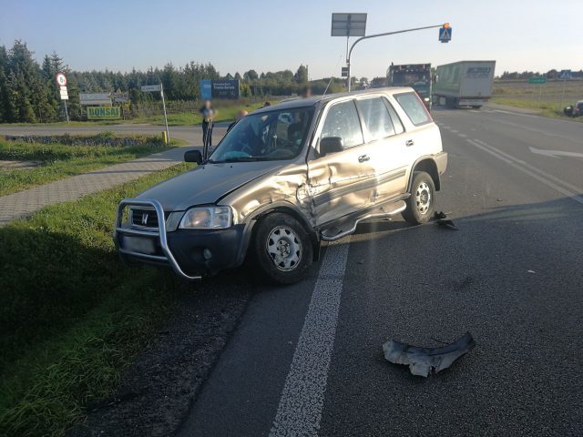 Zderzenie trzech aut na trasie Lublin – Lubartów. Na miejscu pracują służby ratunkowe (zdjęcia)