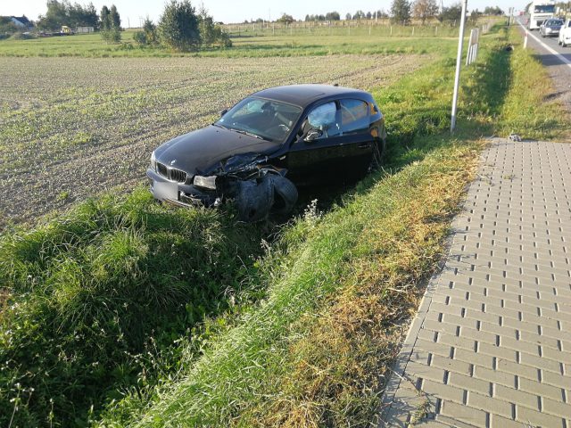 Zderzenie trzech aut na trasie Lublin – Lubartów. Na miejscu pracują służby ratunkowe (zdjęcia)