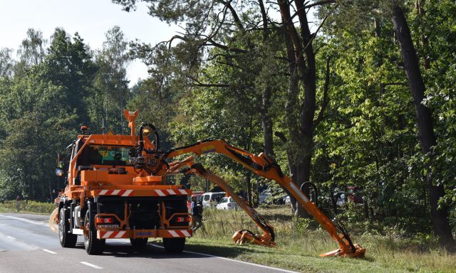 Jeden taki pojazd zastąpi kilka innych. Drogowcy zaprezentowali swój nowy zakup (zdjęcia)