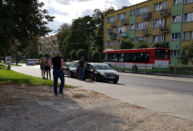 Upatrzył sobie w autobusie 12-latkę, chciał ją wyciągnąć na zewnątrz. Pijany Ukrainiec zatrzymany przez policję (zdjęcia)