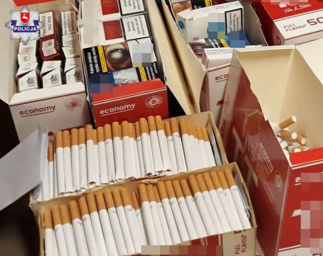 Nielegalne papierosy, susz i krajanka tytoniowa w domu 55-latka (zdjęcia)