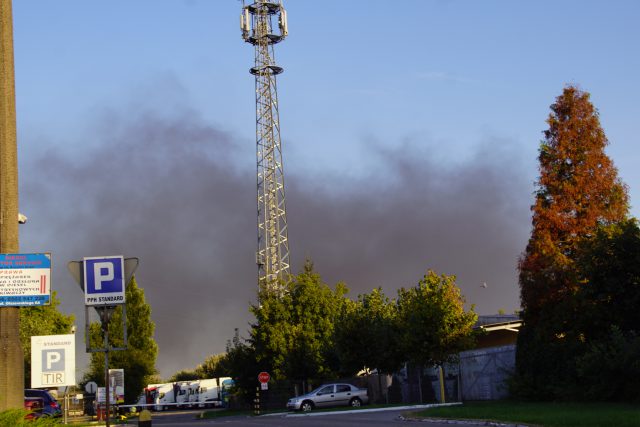 Ponowny pożar w tym samym miejscu. Dym widoczny był z wielu kilometrów (wideo, zdjęcia)