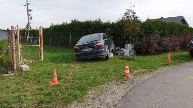 Wjechał w skrzynkę energetyczną i uciekł pieszo. Zatrzymany mężczyzna był kompletnie pijany (zdjęcia)