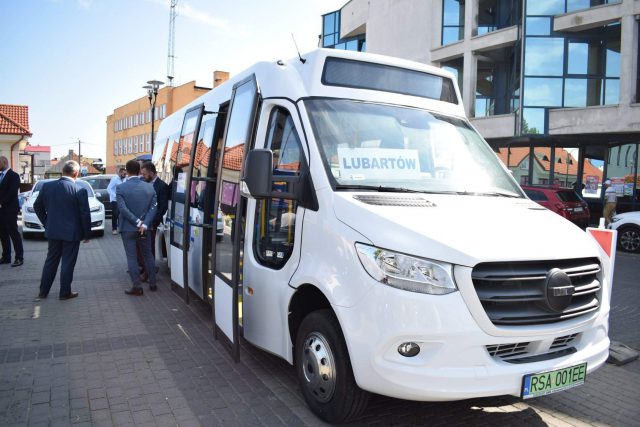 Elektryczne hulajnogi, skutery, taksówki i autobus cieszyły się dużym zainteresowaniem. Miasto analizuje, co wprowadzić na stałe