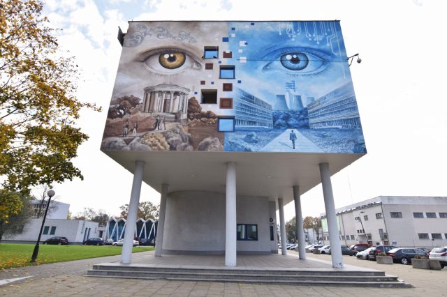 Wielkie oczy pojawiły się na budynku Urzędu Miasta. To jeden z murali wybranych przez mieszkańców (zdjęcia)