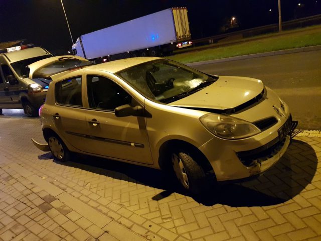 Zderzenie ciężarówki z osobowym renaultem w Lublinie (zdjęcia)