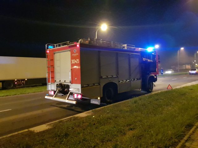 Zderzenie ciężarówki z osobowym renaultem w Lublinie (zdjęcia)
