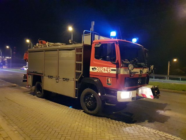 Zderzenie ciężarówki z osobowym renaultem w Lublinie (zdjęcia)