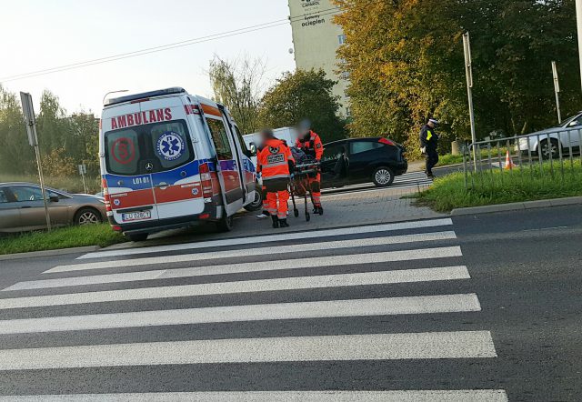 Wypadek na przejściu dla pieszych. Utrudnienia w ruchu na ul. Jana Pawła II (zdjęcia)