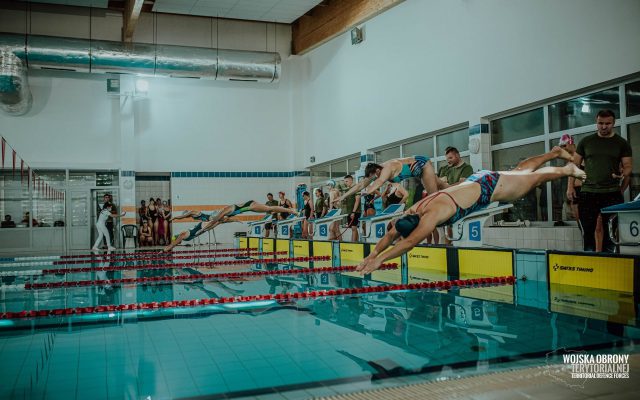 Lubelscy Terytorialsi zajęli pierwsze miejsce podczas mistrzostw Wojsk Obrony Terytorialnej w pływaniu (zdjęcia)