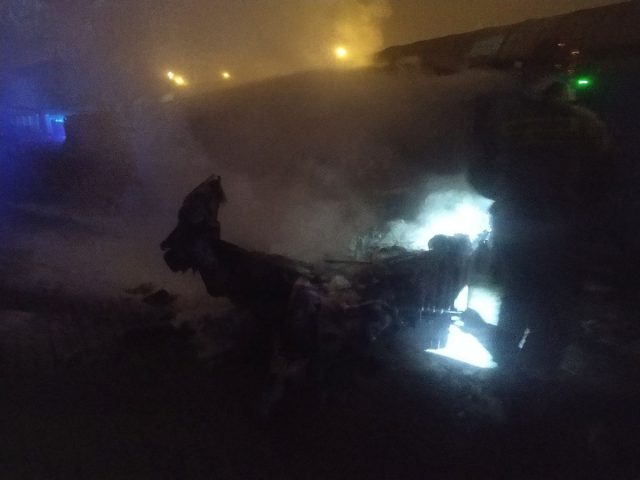 Dym nad lubelskim targowiskiem, płonęła przyczepa. Obok leżał kanister z łatwopalną substancją (zdjęcia)