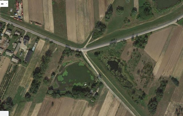 Auto dachowało w wodzie, młode osoby nie były w stanie się wydostać. Wszyscy utonęli zanim dotarła pomoc