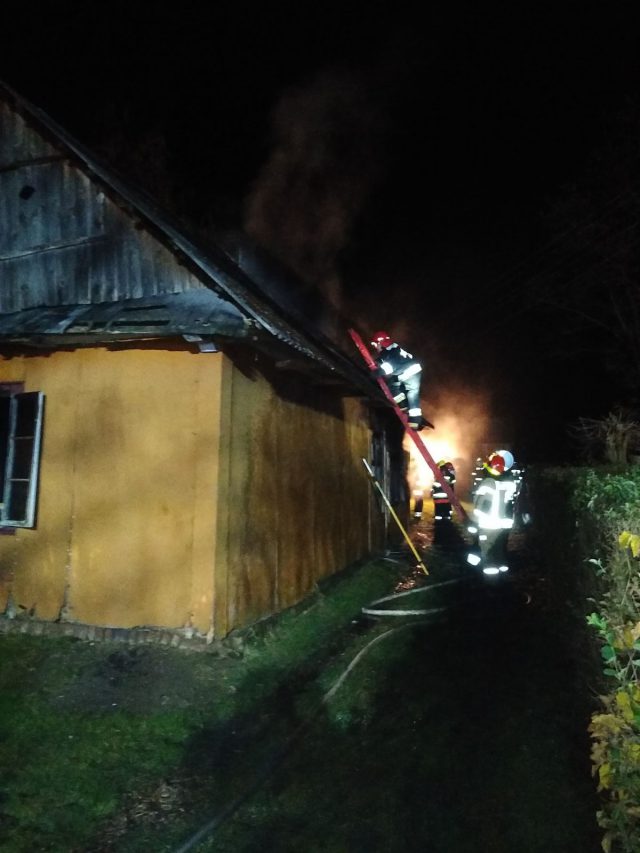 Tragiczny w skutkach pożar domu. W budynku znaleziono zwłoki mężczyzny (zdjęcia)