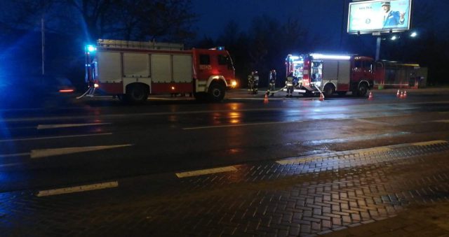 Poranny pożar w Lublinie. Budynek w całości objęty był ogniem (zdjęcia)