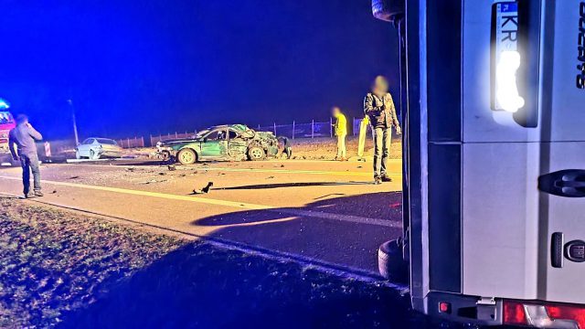 Groźny wypadek na drodze krajowej nr 19. Trwa akcja ratunkowa, trasa jest zablokowana (zdjęcia)