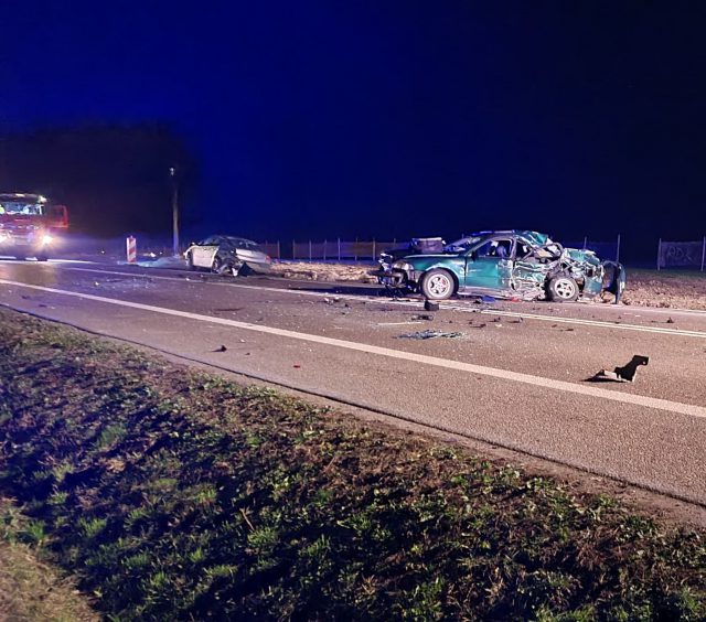 Groźny wypadek na drodze krajowej nr 19. Trwa akcja ratunkowa, trasa jest zablokowana (zdjęcia)