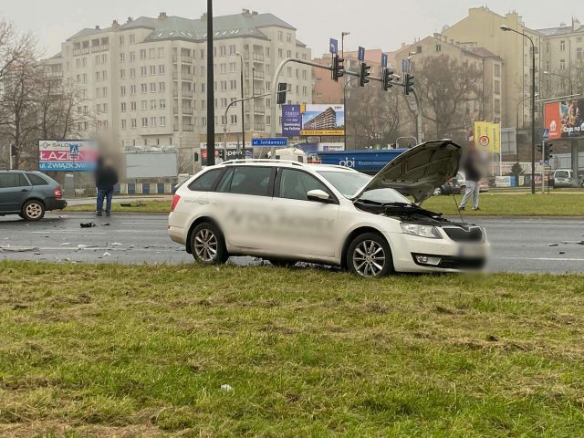 Duże utrudnienia w ruchu po wypadku na al. Solidarności w Lublinie (wideo, zdjęcia)
