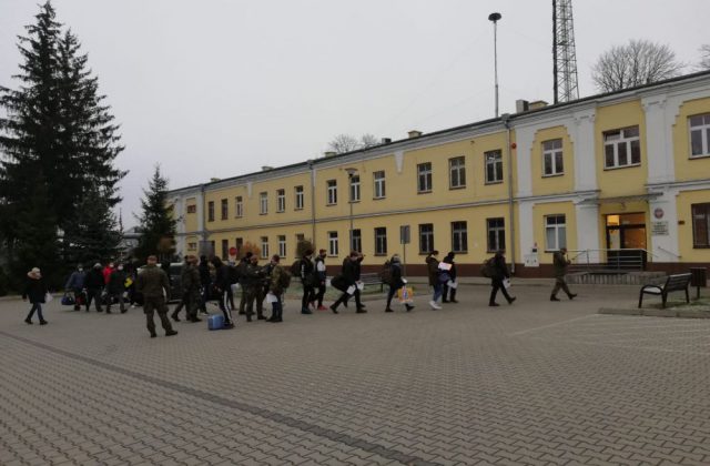 Kolejni ochotnicy wstąpili w szeregi Terytorialsów. Wśród nich jest 30 kobiet (zdjęcia)