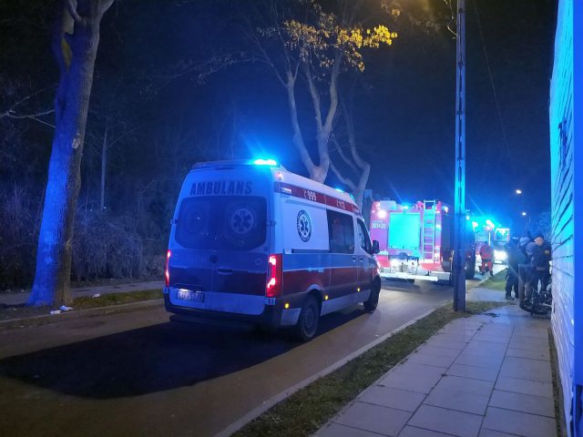 Pożar domu w Lublinie. W środku były cztery osoby, ewakuowały się na zewnątrz (zdjęcia)