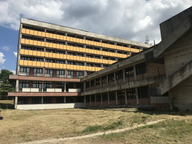 To miało być największe sanatorium w regionie, nigdy jednak nie powstało. Po wielu latach starań, teren znalazł nabywcę