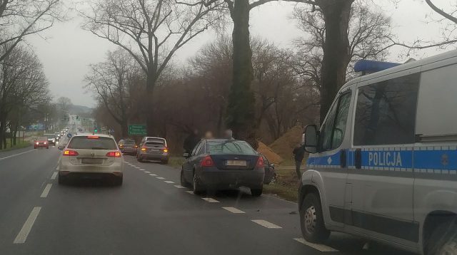 Na skrzyżowaniu wjechał w bok autobusu. Kolejny dzień z licznymi kolizjami na ulicach Lublina (zdjęcia)