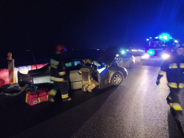 Zderzenie dwóch aut na trasie Lublin – Kraśnik. Są utrudnienia w ruchu (zdjęcia)