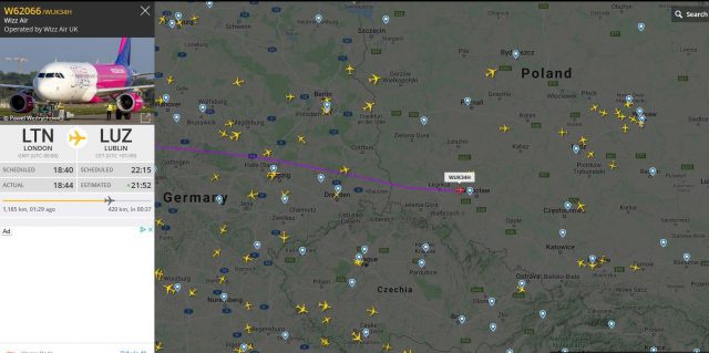 Jest zakaz lotów z Anglii do Polski, a połączenie z lubelskim lotniskiem funkcjonuje. „Samoloty lecą bez pasażerów”