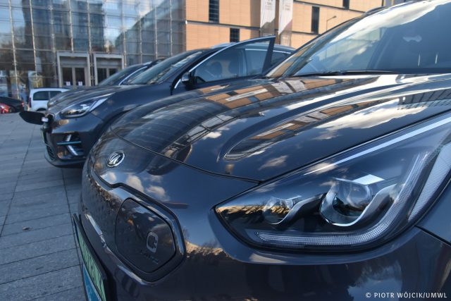 Urząd Marszałkowski zakupił nowe auta. Postawiono na samochody elektryczne (zdjęcia)