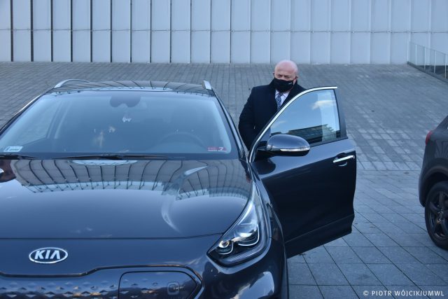 Urząd Marszałkowski zakupił nowe auta. Postawiono na samochody elektryczne (zdjęcia)