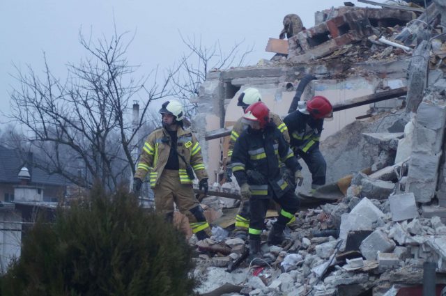 Wybuch gazu w Puławach. Strażacy odnaleźli w gruzach zawalonego domu dwa ciała (zdjęcia)