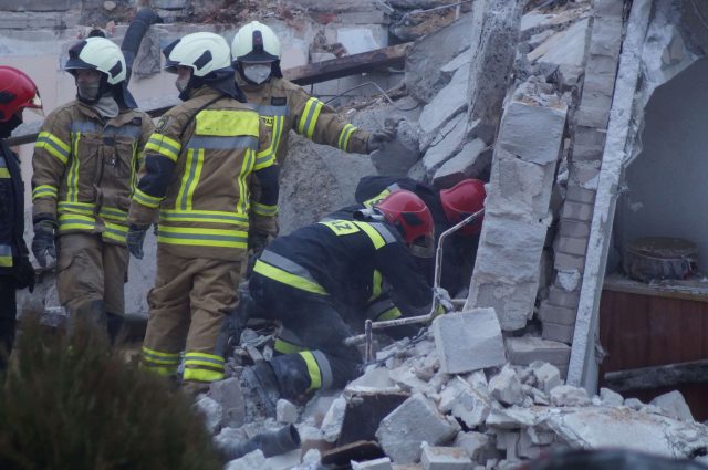 W wybuchu w Puławach zginęła jedna osoba, spod gruzów wydobyto zwłoki kobiety (zdjęcia)