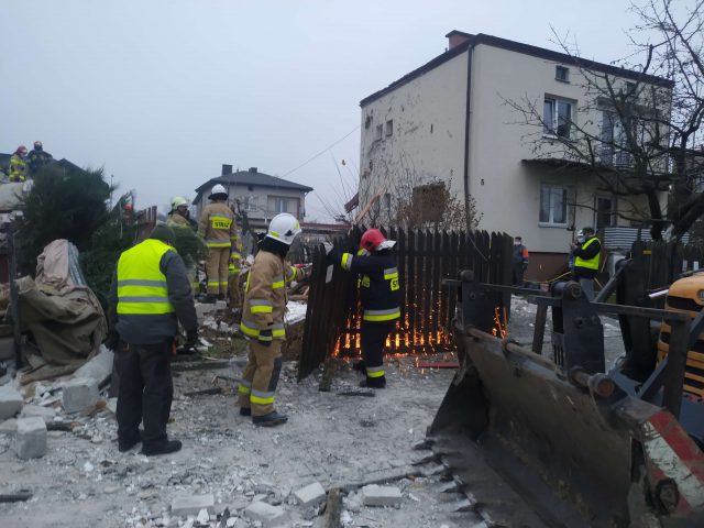 Wybuch gazu w Puławach. Strażacy odnaleźli w gruzach zawalonego domu dwa ciała (zdjęcia)