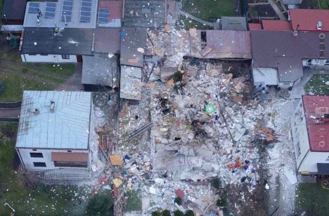 Wybuch gazu w Puławach. Strażacy odnaleźli w gruzach zawalonego domu dwa ciała (zdjęcia)