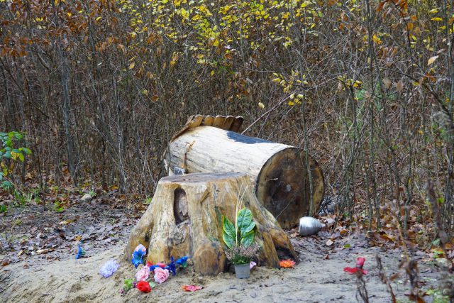 Kapliczka została zdewastowana, a następnie podpalona. Wciąż trwają poszukiwania sprawcy tego czynu (zdjęcia)