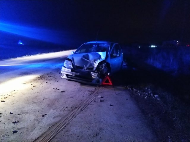 Nocny wypadek na trasie Lublin- Kraśnik. Czołowo zderzyły się dwa auta (zdjęcia)